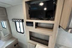 TRAVEL TRAILER REVIEW: Coachmen Freedom Express 192RBS - TV