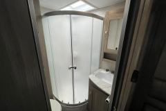 TRAVEL TRAILER REVIEW: Coachmen Freedom Express 192RBS - Bathroom