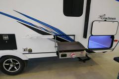 TRAVEL TRAILER REVIEW: Coachmen Freedom Express 192RBS - Griddle